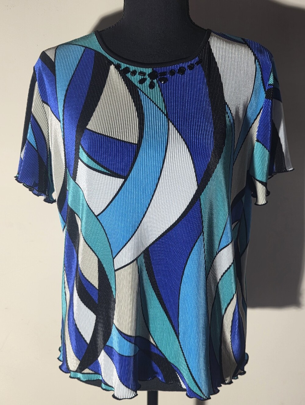 Alfred Dunner Blue, Teal & White Short Sleeve Printed Top (Size S-P)